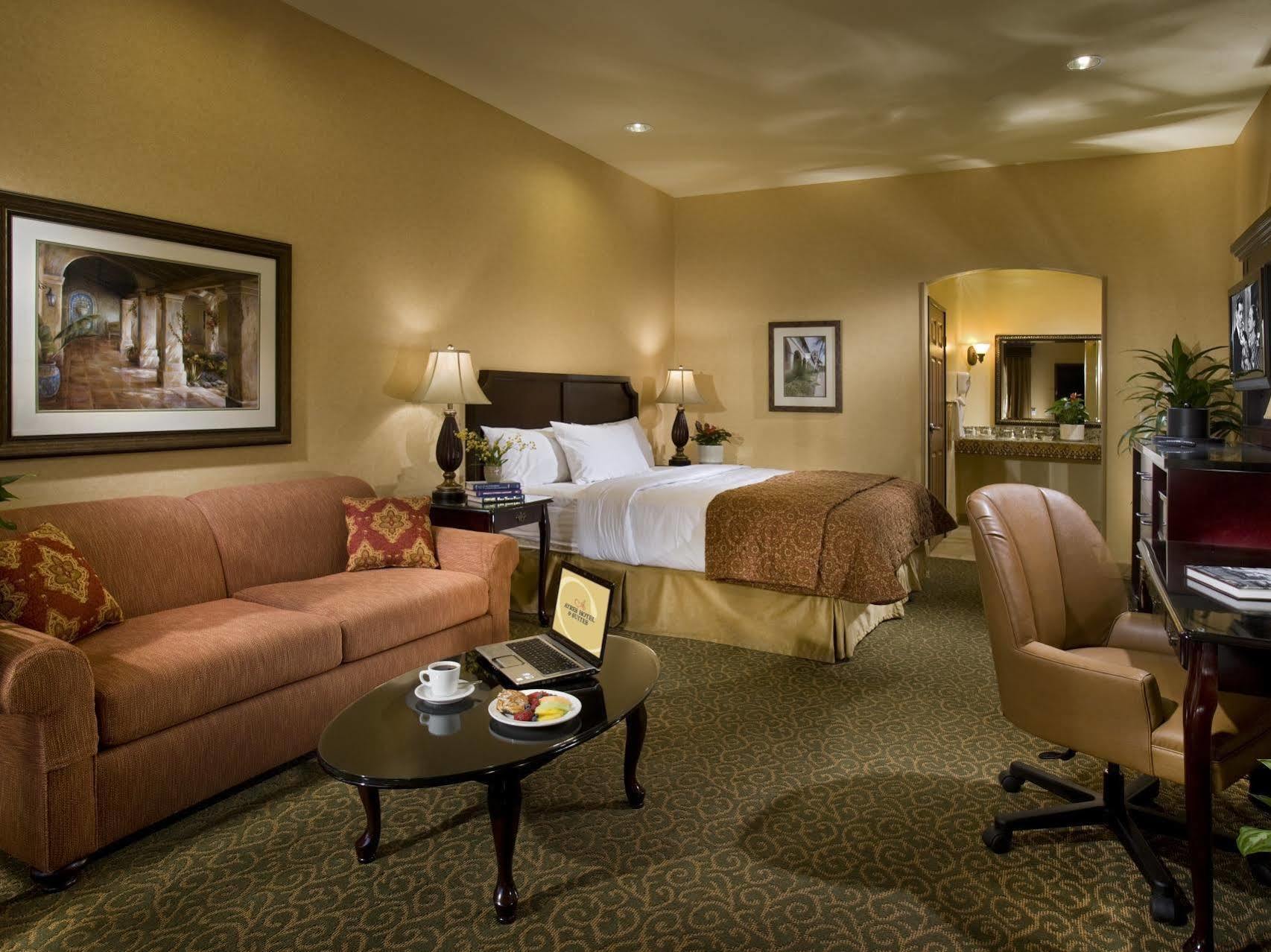Ayres - Loma Linda 3*